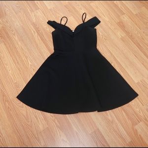 BLACK DRESS!